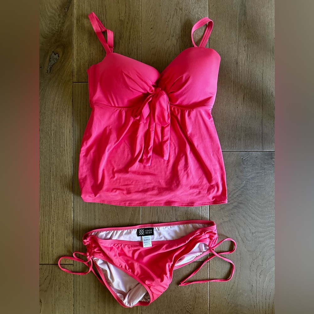 Coco Reef coral tankini set- 36DDD/38DD top with XL matching bottom. NWOT
